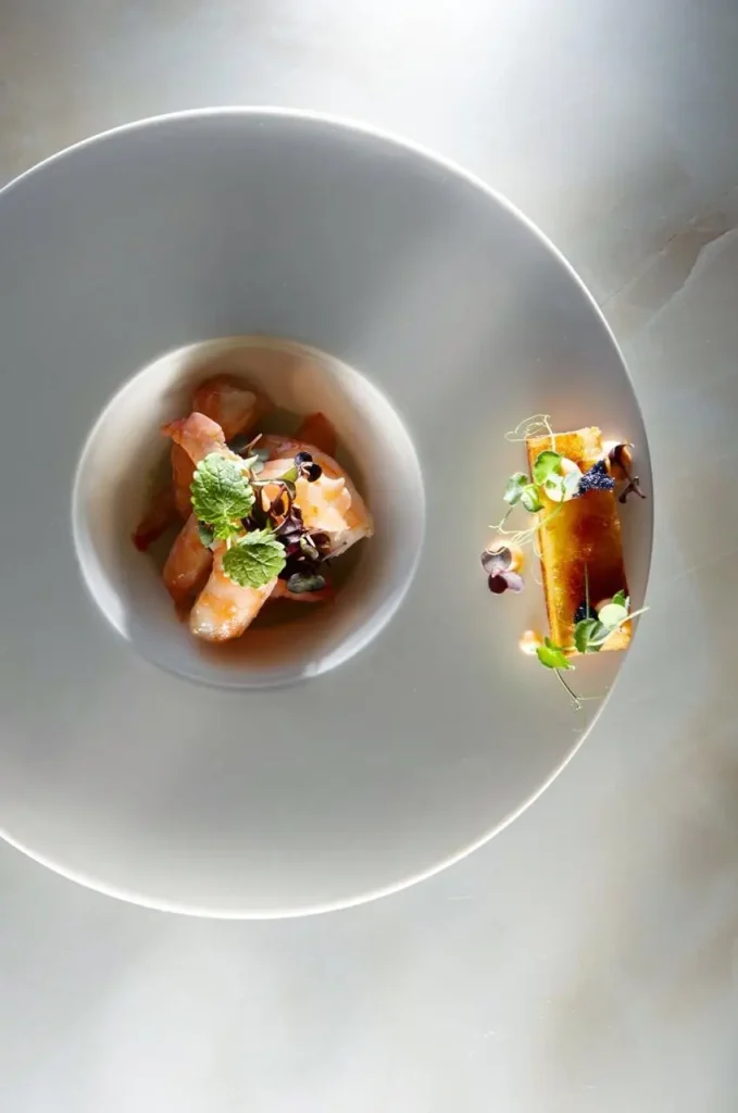 COSMOS Restaurant