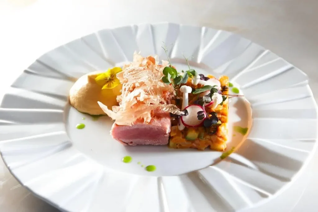COSMOS Restaurant